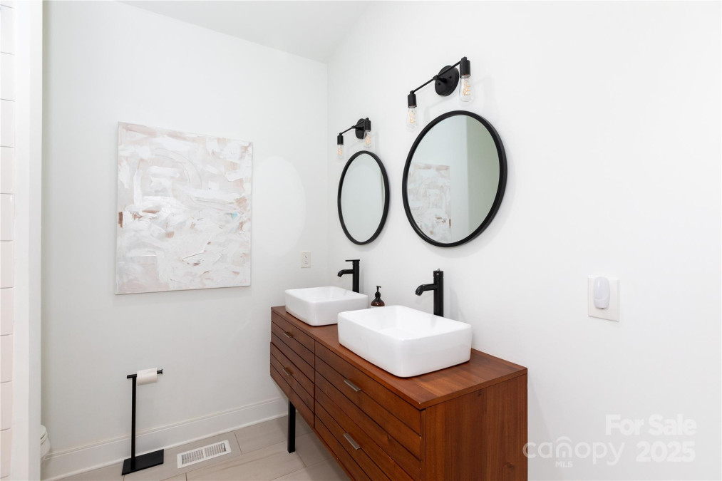 4211 Mantle Ct Charlotte, NC 28205