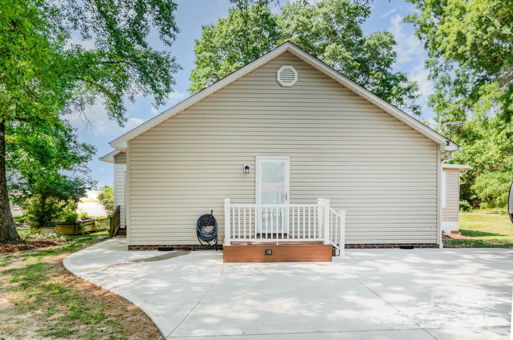 814 Independence Dr Wingate, NC 28174