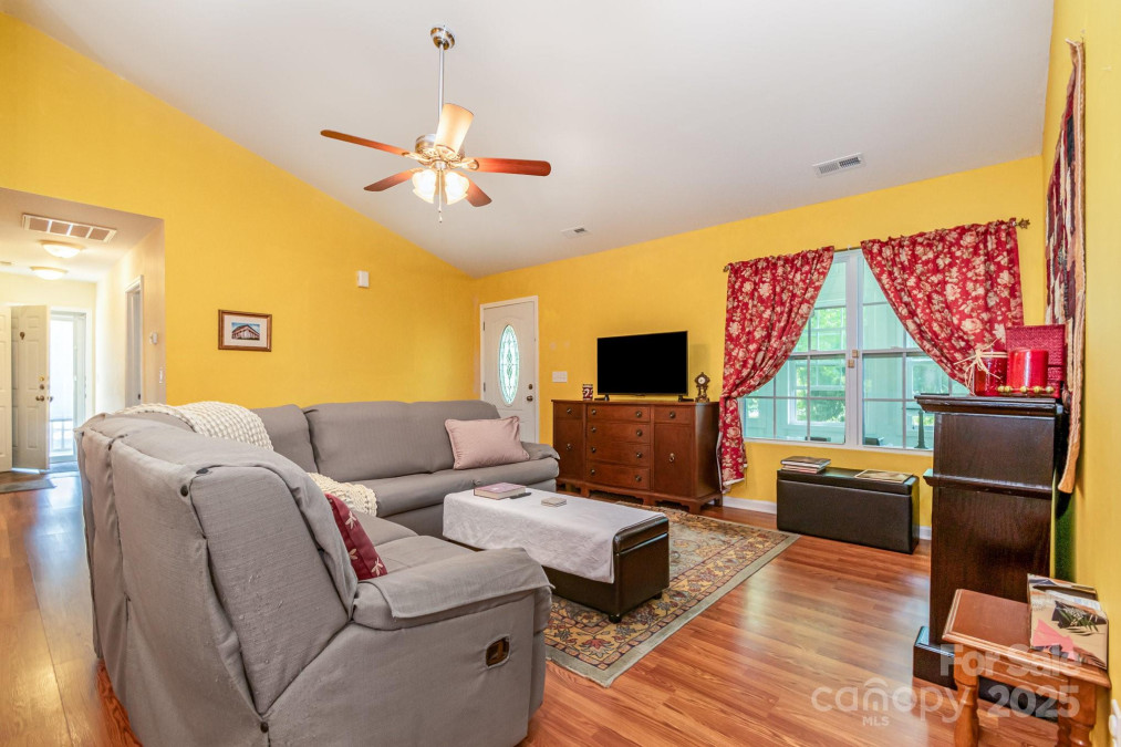 814 Independence Dr Wingate, NC 28174