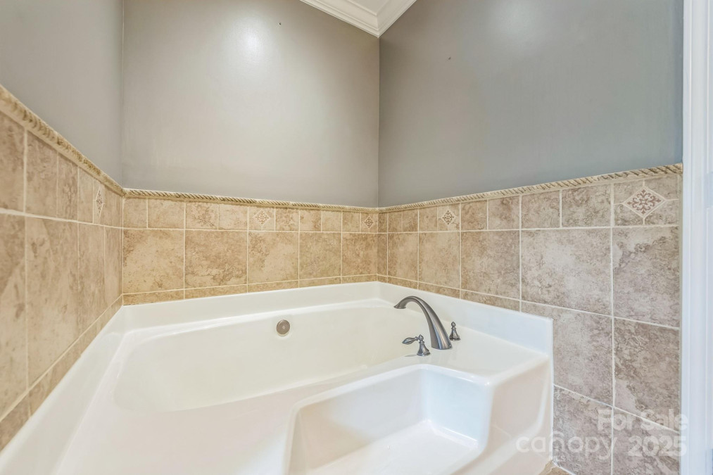 13312 Edgetree Dr Pineville, NC 28134