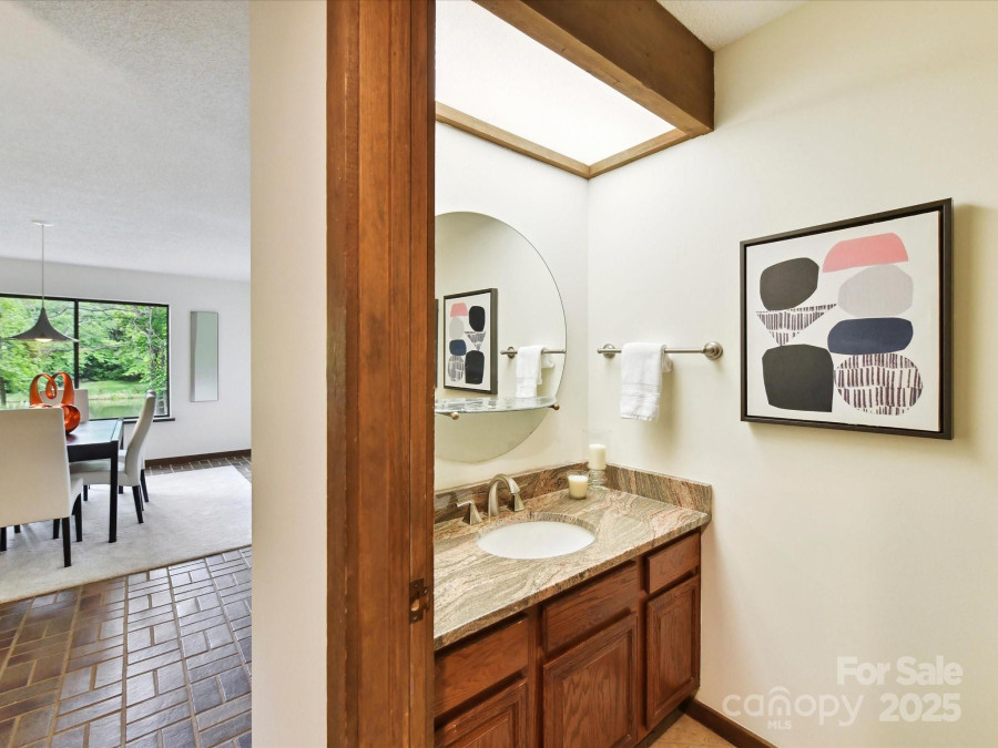 6017 Lake Providence Ln Charlotte, NC 28277