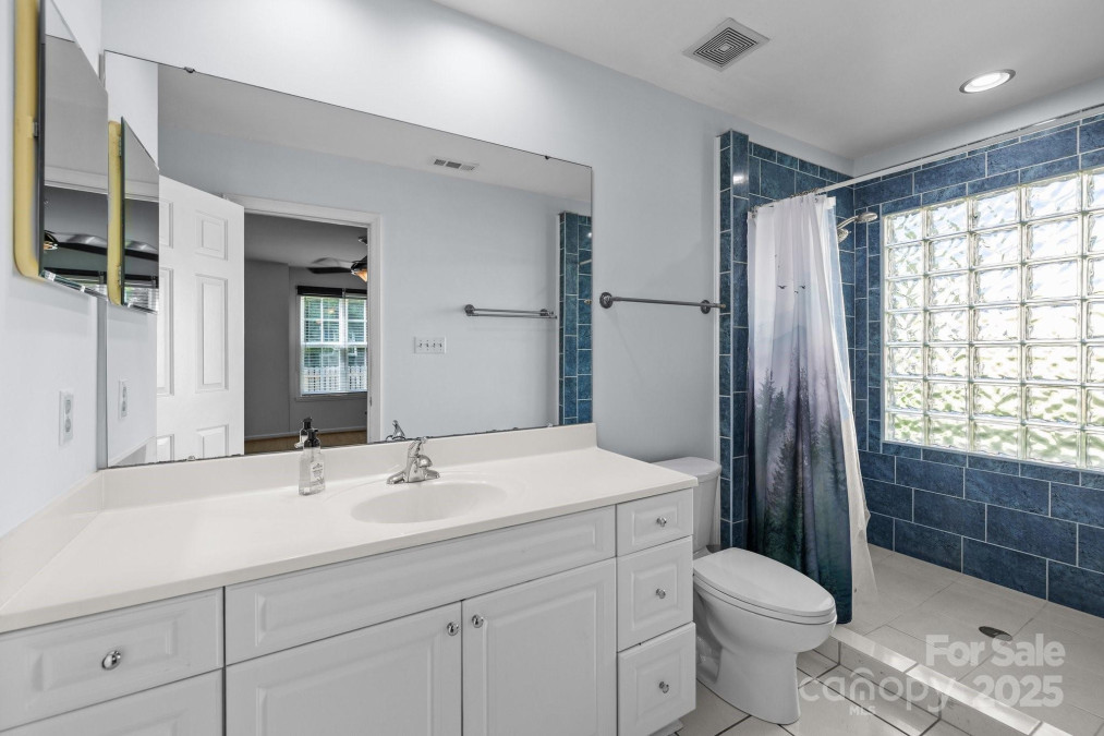 13914 Loch Loyal Dr Charlotte, NC 28273