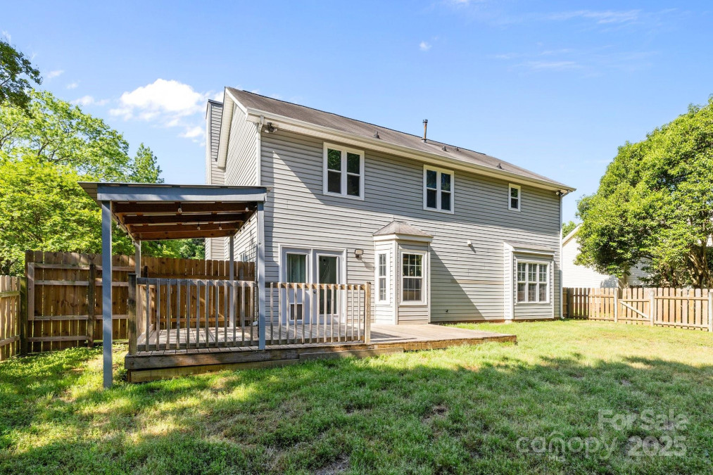 13914 Loch Loyal Dr Charlotte, NC 28273