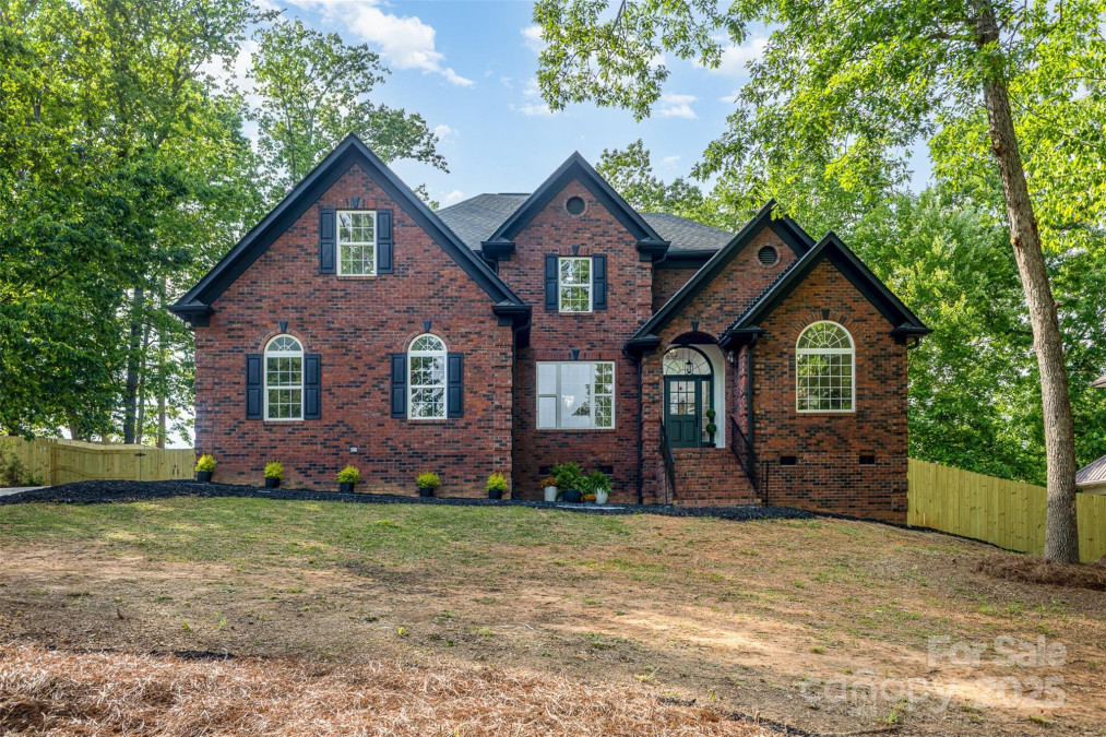 4907 Ardenwoods Dr Charlotte, NC 28215
