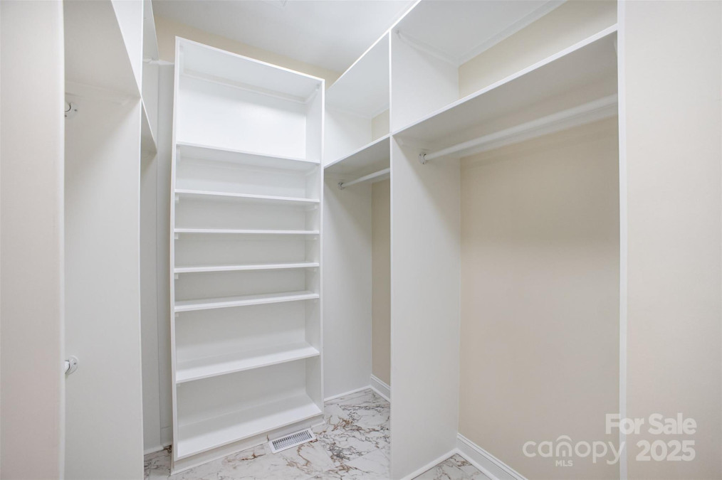 4907 Ardenwoods Dr Charlotte, NC 28215