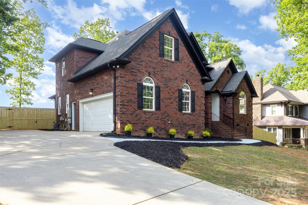 4907 Ardenwoods Dr Charlotte, NC 28215