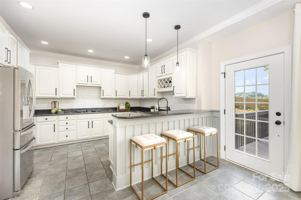 4907 Ardenwoods Dr Charlotte, NC 28215