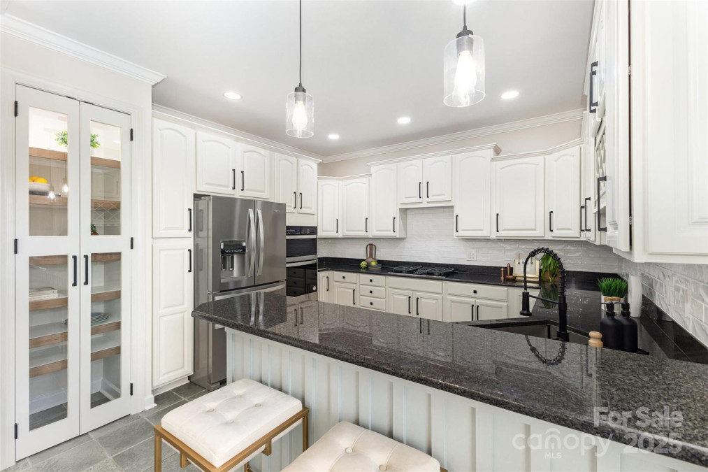 4907 Ardenwoods Dr Charlotte, NC 28215