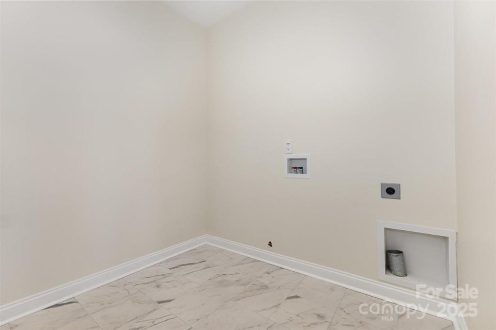 4907 Ardenwoods Dr Charlotte, NC 28215