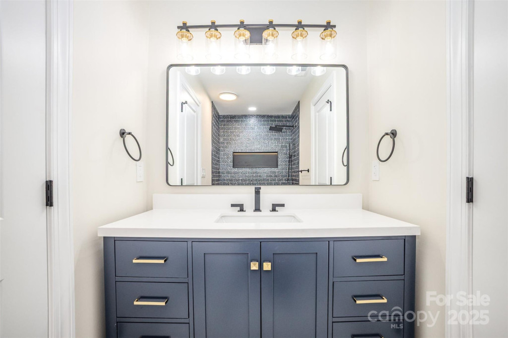 4907 Ardenwoods Dr Charlotte, NC 28215
