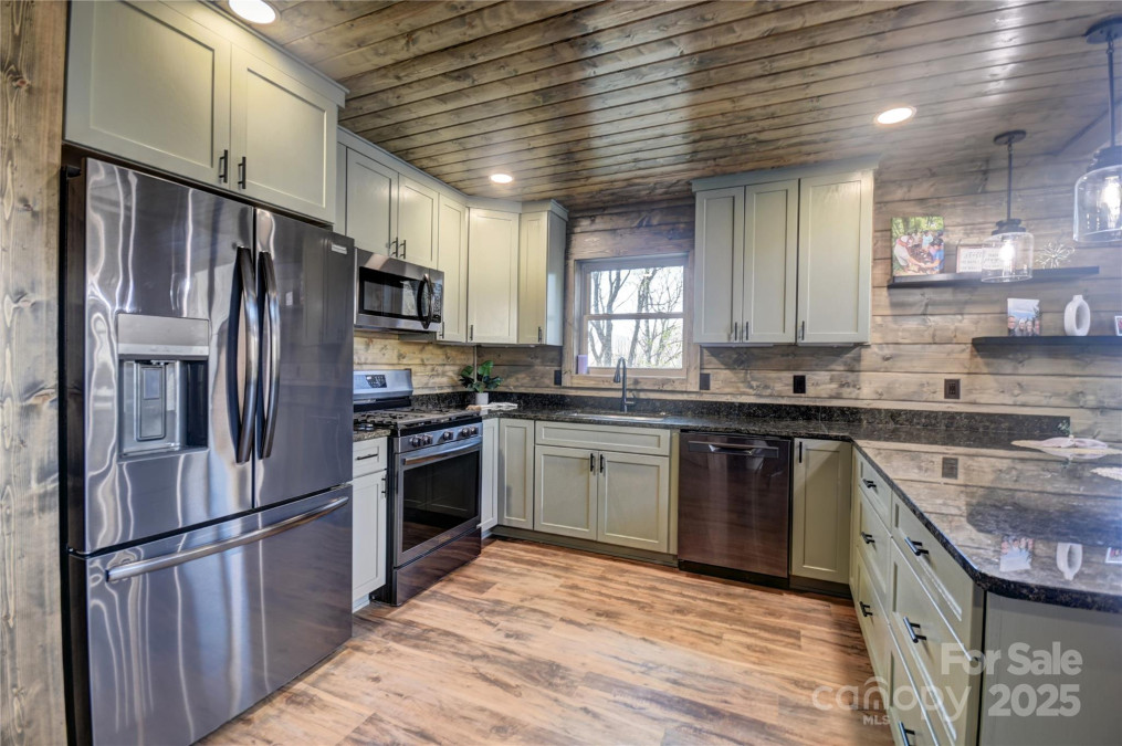 601 Tater Patch Rd Maggie Valley, NC 28751