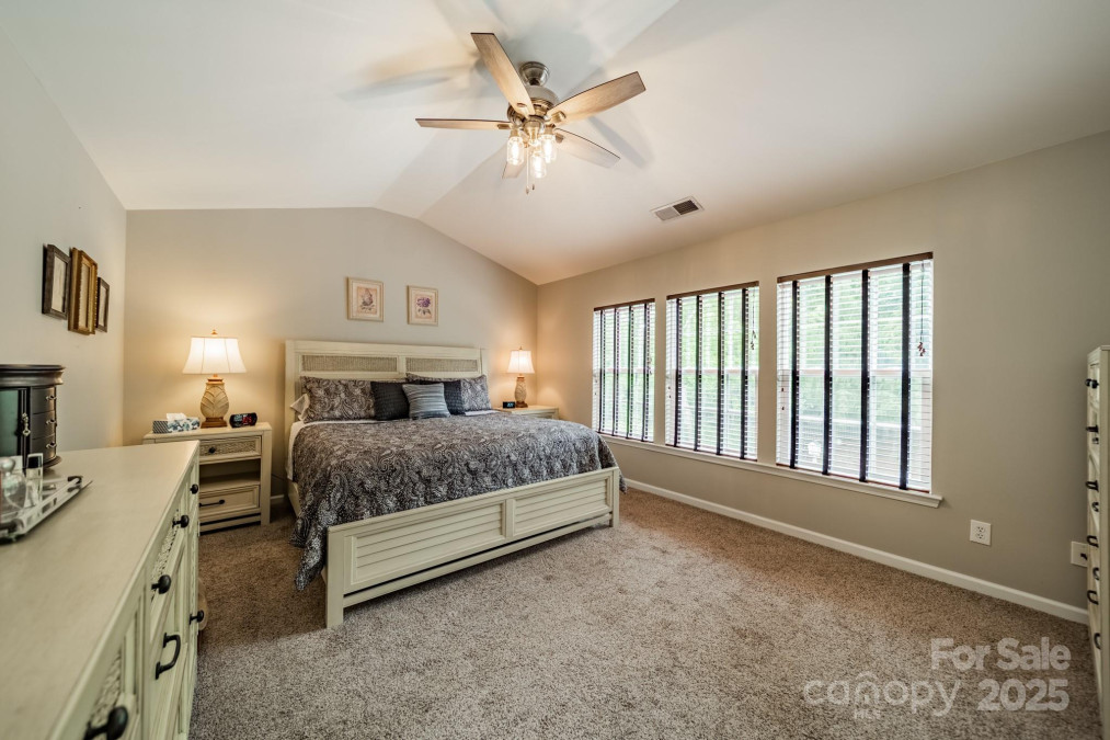 8707 Darcy Hopkins Dr Charlotte, NC 28277