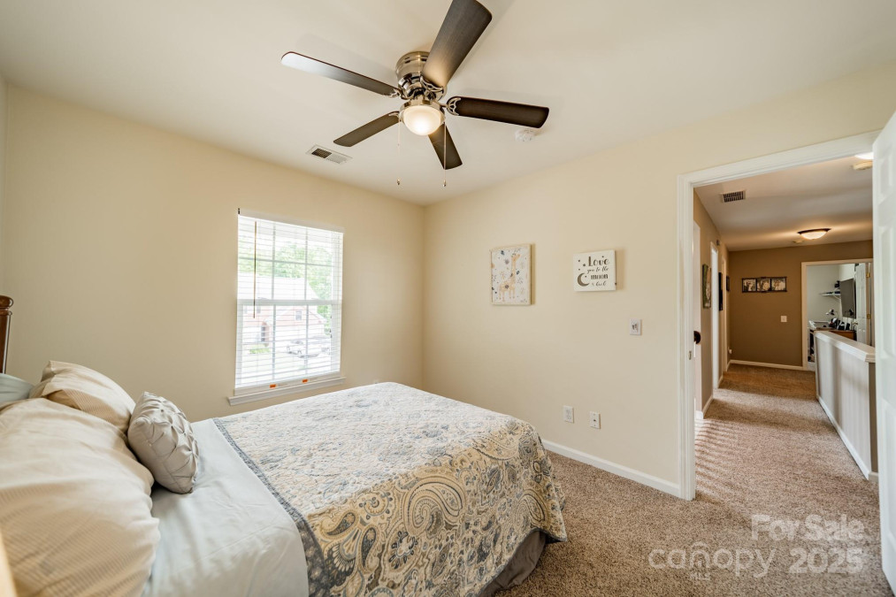 8707 Darcy Hopkins Dr Charlotte, NC 28277