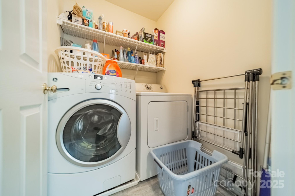 8707 Darcy Hopkins Dr Charlotte, NC 28277