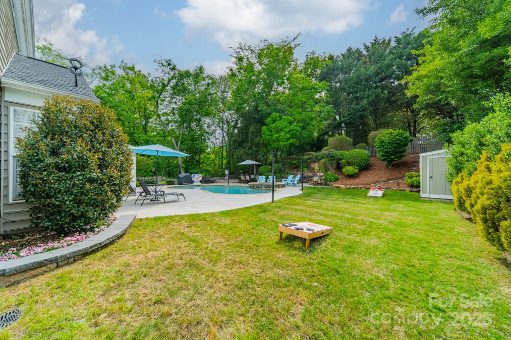 8707 Darcy Hopkins Dr Charlotte, NC 28277