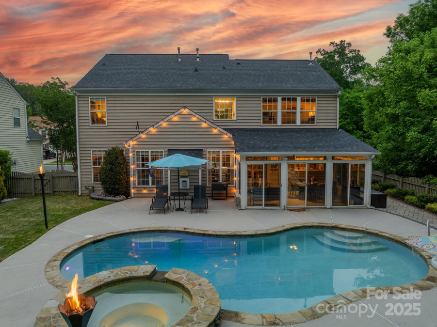 8707 Darcy Hopkins Dr Charlotte, NC 28277