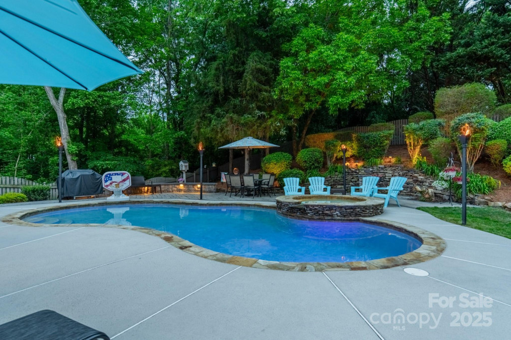 8707 Darcy Hopkins Dr Charlotte, NC 28277