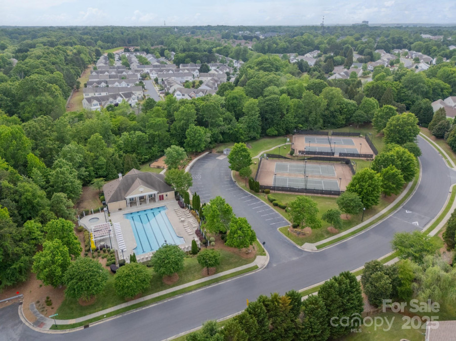 8707 Darcy Hopkins Dr Charlotte, NC 28277