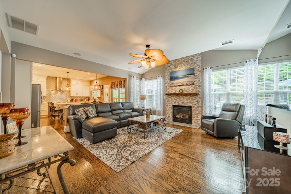 8707 Darcy Hopkins Dr Charlotte, NC 28277