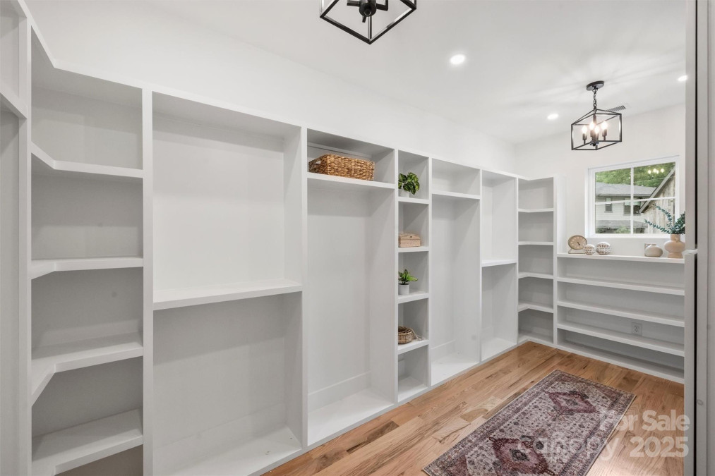910 Everett Pl Charlotte, NC 28205