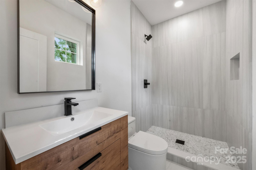 910 Everett Pl Charlotte, NC 28205