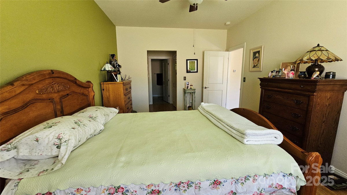 93 Foxden Dr Fletcher, NC 28732