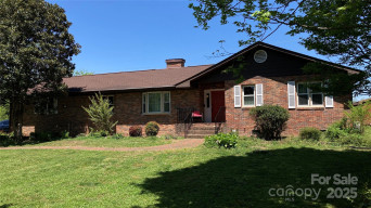 196 Broadview Cir Brevard, NC 28712
