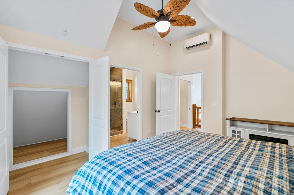 153 Chetan Way Lake Lure, NC 28746