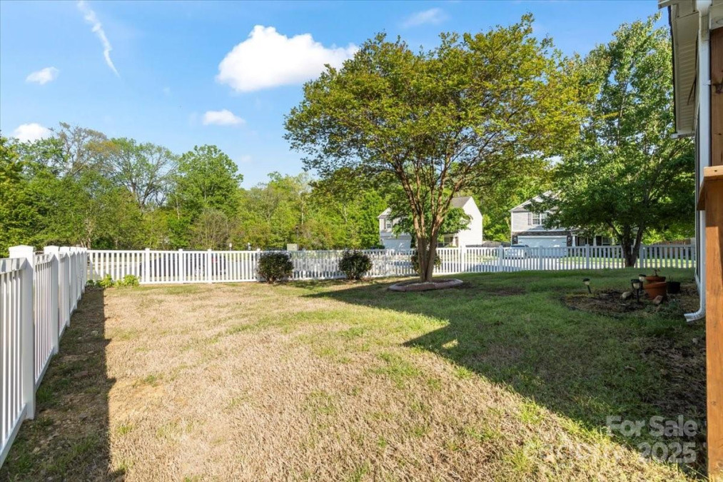 13502 Brandon Trail Dr Charlotte, NC 28213
