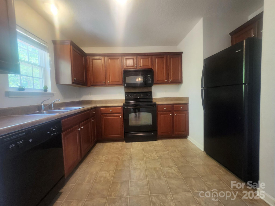 121 Marcella Dr Kings Mountain, NC 28086