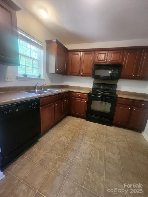 121 Marcella Dr Kings Mountain, NC 28086