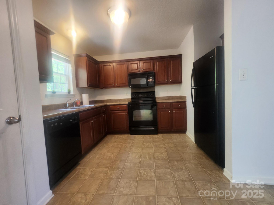 121 Marcella Dr Kings Mountain, NC 28086