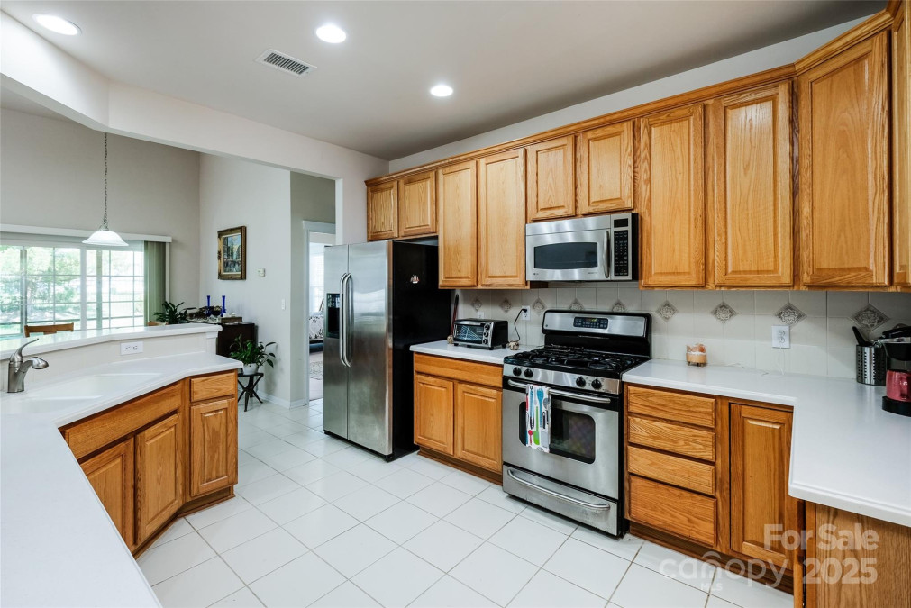 1027 Feather Oak Ln Matthews, NC 28104