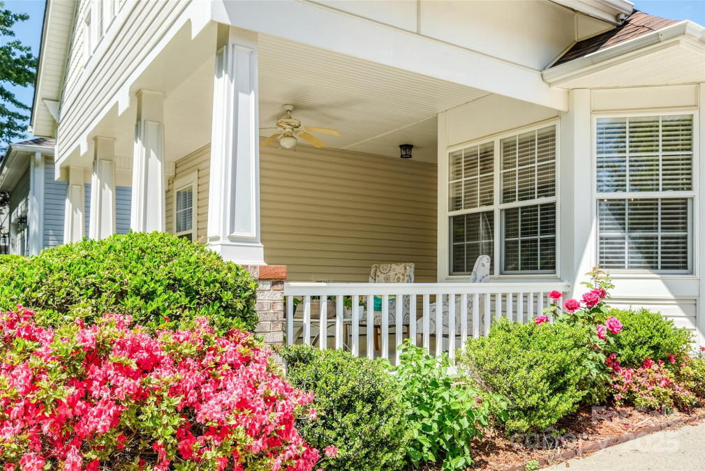 1027 Feather Oak Ln Matthews, NC 28104