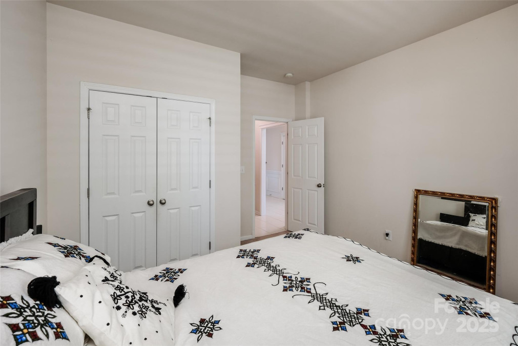 1027 Feather Oak Ln Matthews, NC 28104