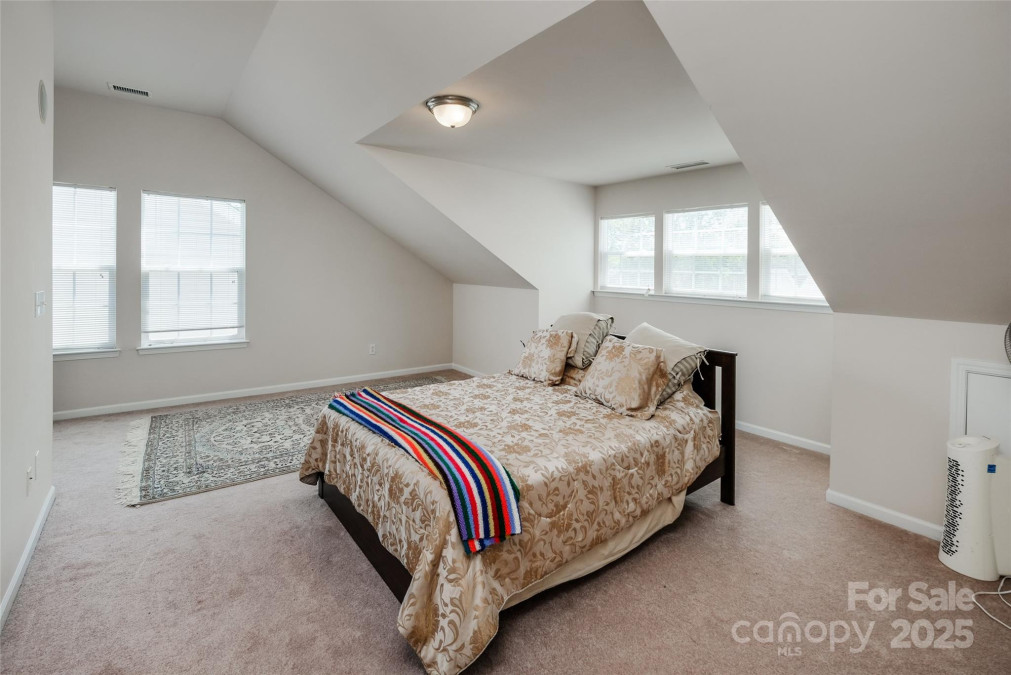 1027 Feather Oak Ln Matthews, NC 28104