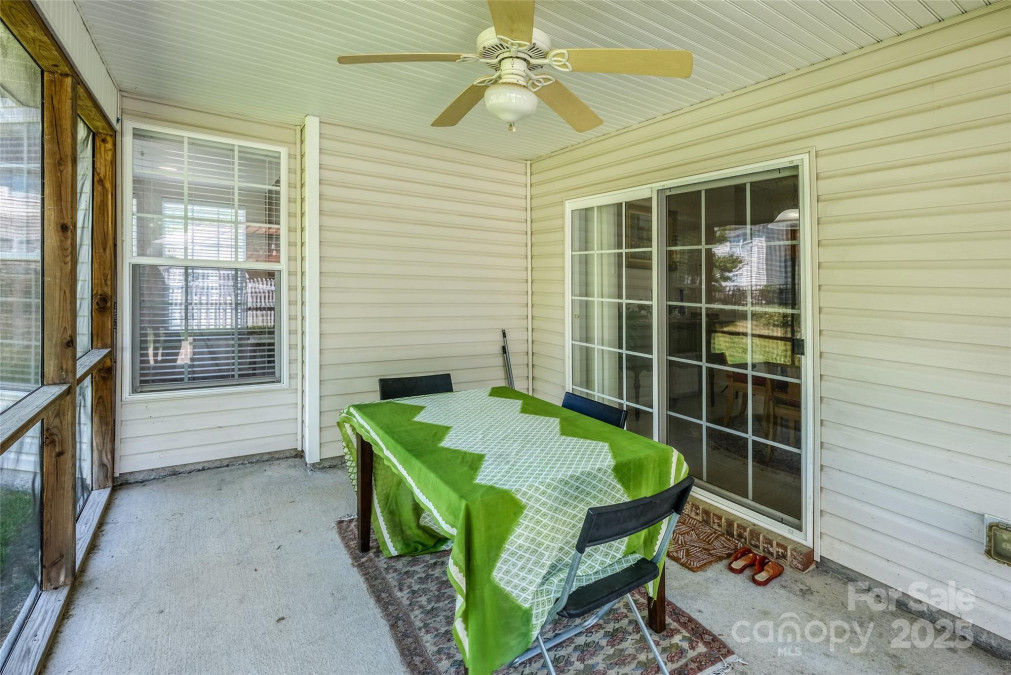 1027 Feather Oak Ln Matthews, NC 28104