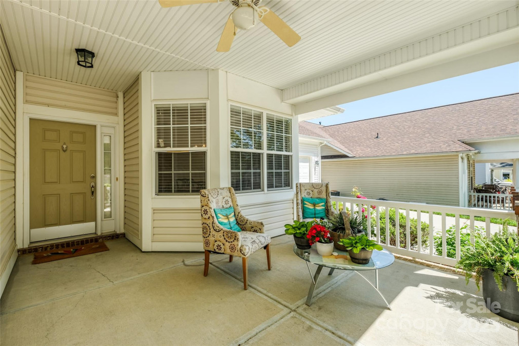 1027 Feather Oak Ln Matthews, NC 28104
