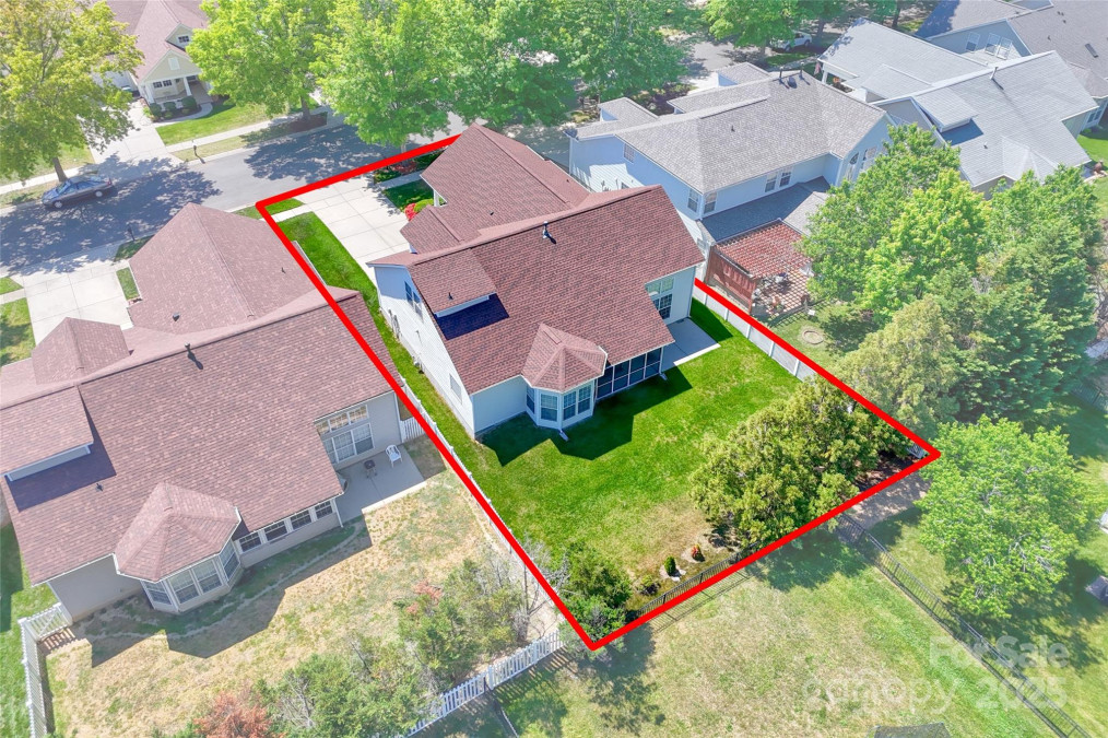 1027 Feather Oak Ln Matthews, NC 28104