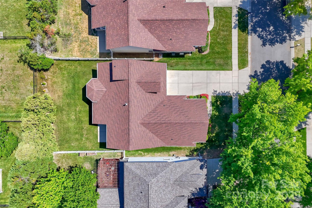 1027 Feather Oak Ln Matthews, NC 28104