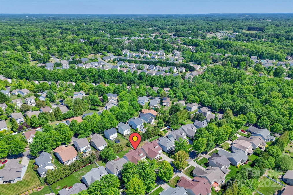 1027 Feather Oak Ln Matthews, NC 28104
