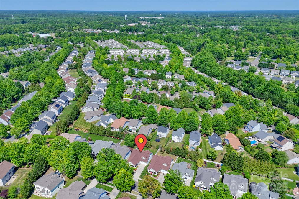 1027 Feather Oak Ln Matthews, NC 28104