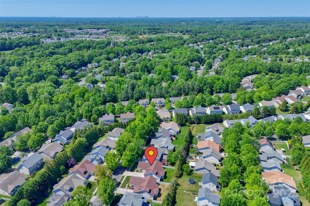 1027 Feather Oak Ln Matthews, NC 28104
