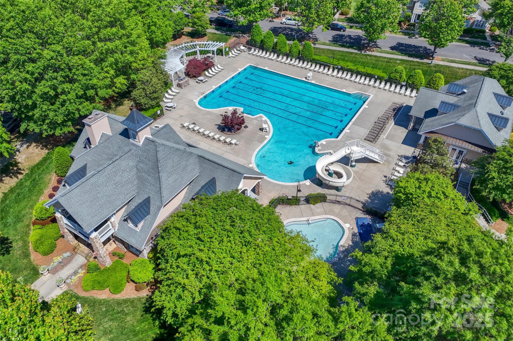 1027 Feather Oak Ln Matthews, NC 28104