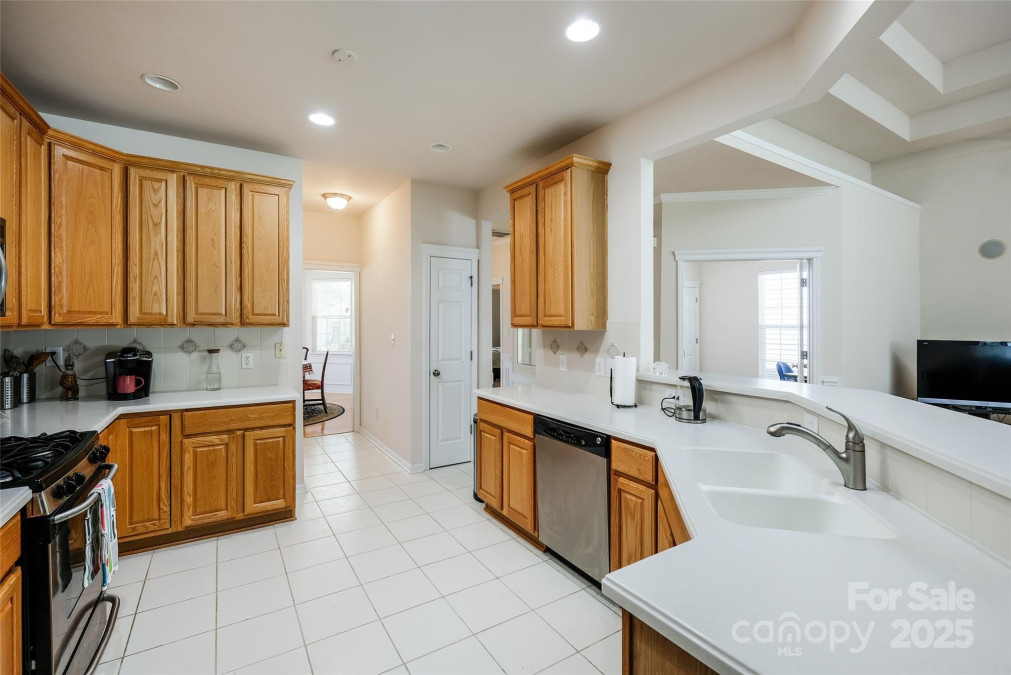 1027 Feather Oak Ln Matthews, NC 28104