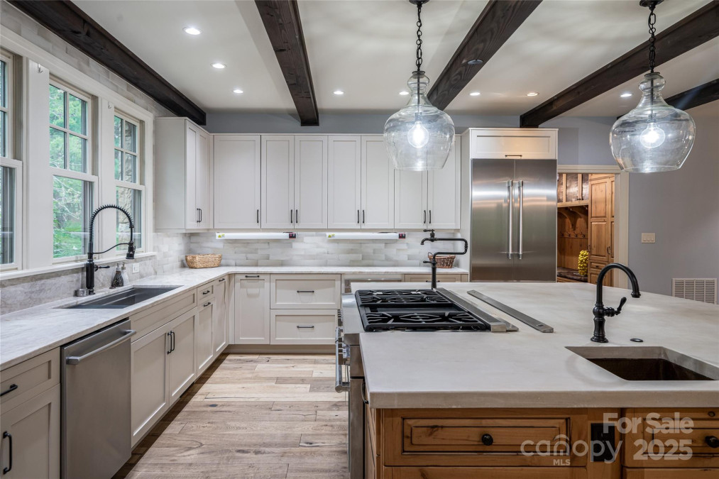 32 Ramble Way Asheville, NC 28803