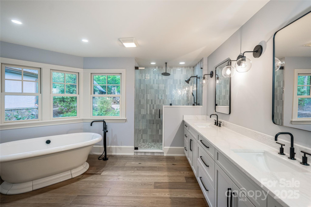32 Ramble Way Asheville, NC 28803