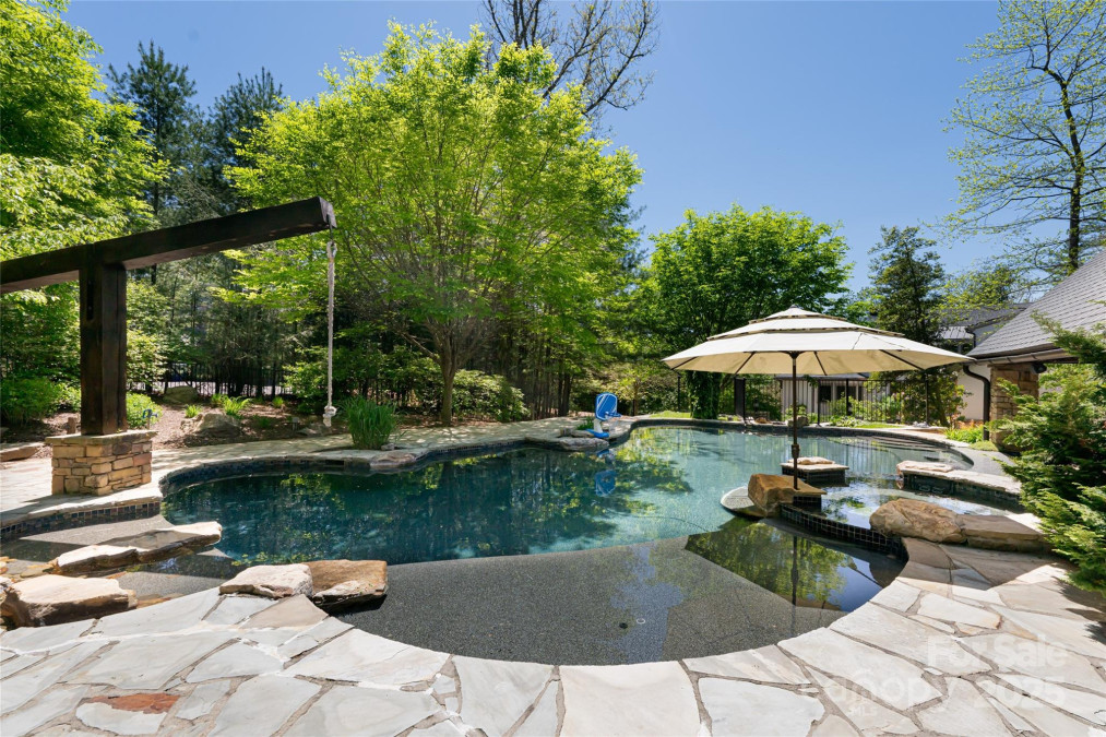 32 Ramble Way Asheville, NC 28803