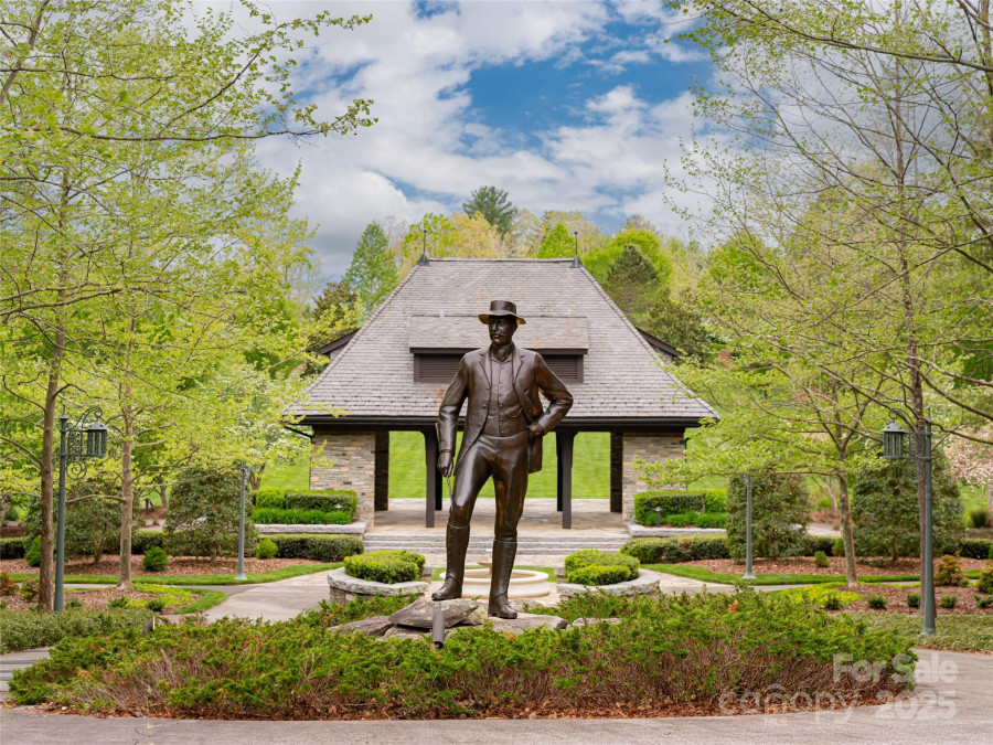 32 Ramble Way Asheville, NC 28803