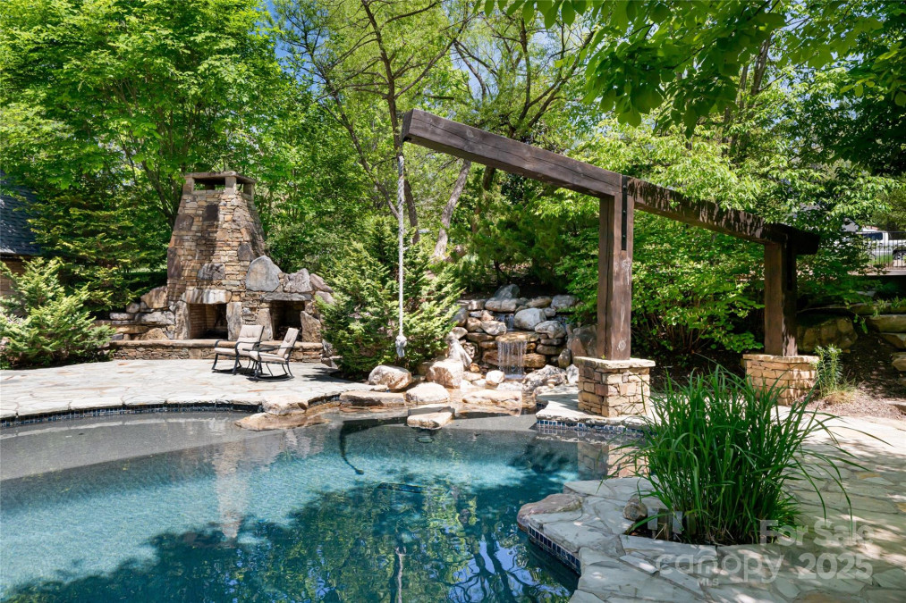 32 Ramble Way Asheville, NC 28803